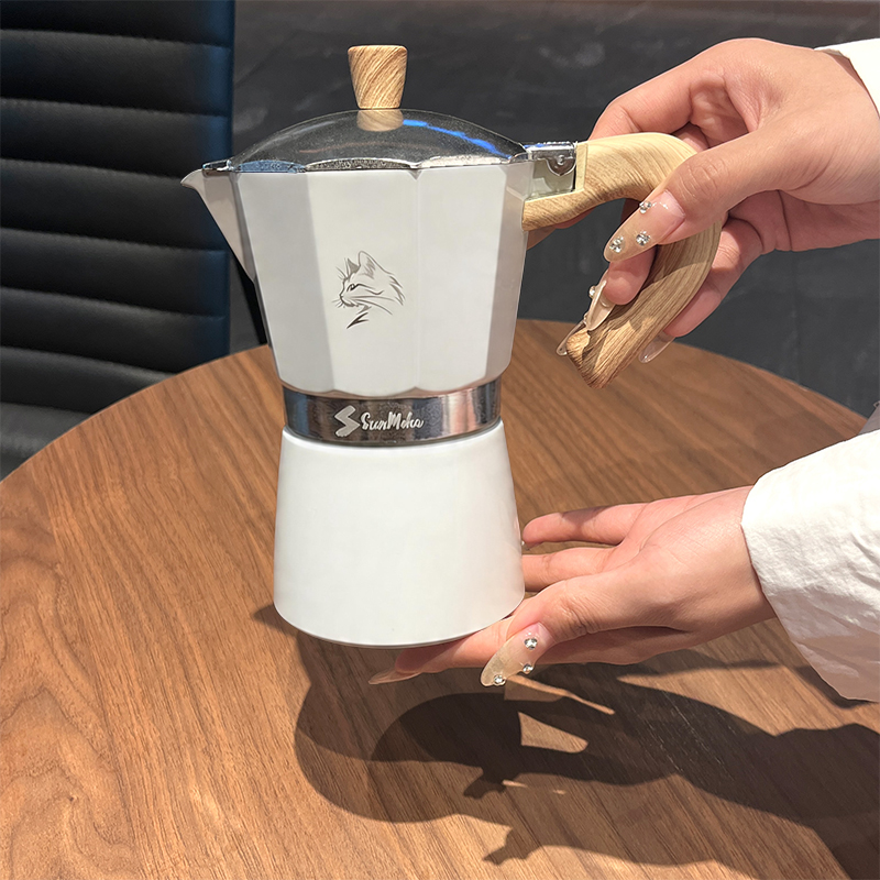 Coffee Equipment Wdt - Cafetera Moka de 3/6 Tazas -
